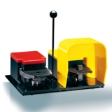 KRD 002 ДВУХПЕДАЛЬНЫЙ НОЖНОЙ ВЫКЛЮЧАТЕЛЬ, ЗАКРЫТЫЙ, МЕТАЛЛИЧЕСКИЙ КОРПУС, C ЗАЩИТНЫМ РЫЧАГОМ НА ОБЕИХ ПЕДАЛЯХ,2NO+2NC preview