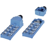 PT8-S3DP5 Распределительная коробка: 8 разъёмов 5-pin M12 (в синем корпусе) для 3-х проводных цепей (1 сигнал), логика входа PNP, внешнее подключение через пружинные клеммы, питание 12…24VDC, IP67