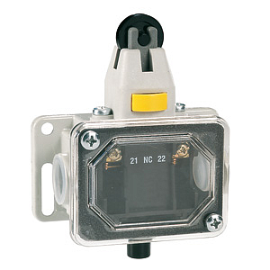 PLNA1RAG Металлический концевой выключатель с защелкиванием и ручным возвратом, нажимной толкатель с роликом, 1NC, IP40