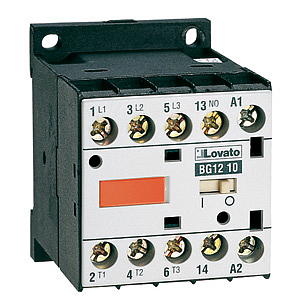 11BG0610A230 Миниконтактор 3-пол.  нооминальный ток 6A для AC3, + вспомогательный контакт 1НО винт. зажим. Катушка управления контактором 230VAC